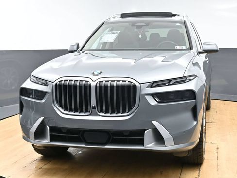 Used 2025 BMW X7 xDrive40i AWD/4WD image 5