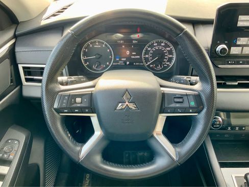 Used 2024 Mitsubishi Outlander SE image 38