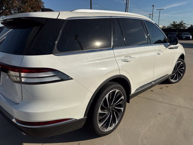 Used 2025 Lincoln Aviator Reserve w/ Equipment Group 201A AWD/4WD image 4