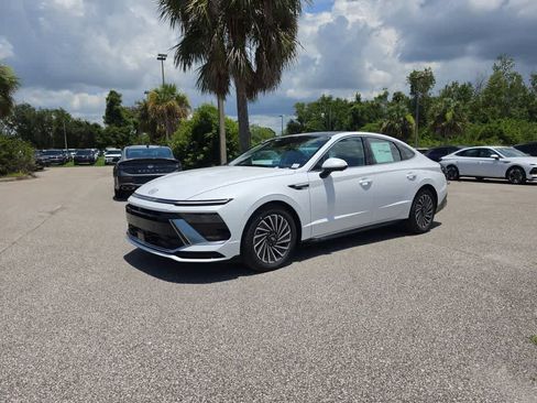 New 2026 Hyundai Sonata Limited FWD image 2