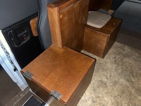 Used 2017 Chevrolet Express 2500 Work Van image 6