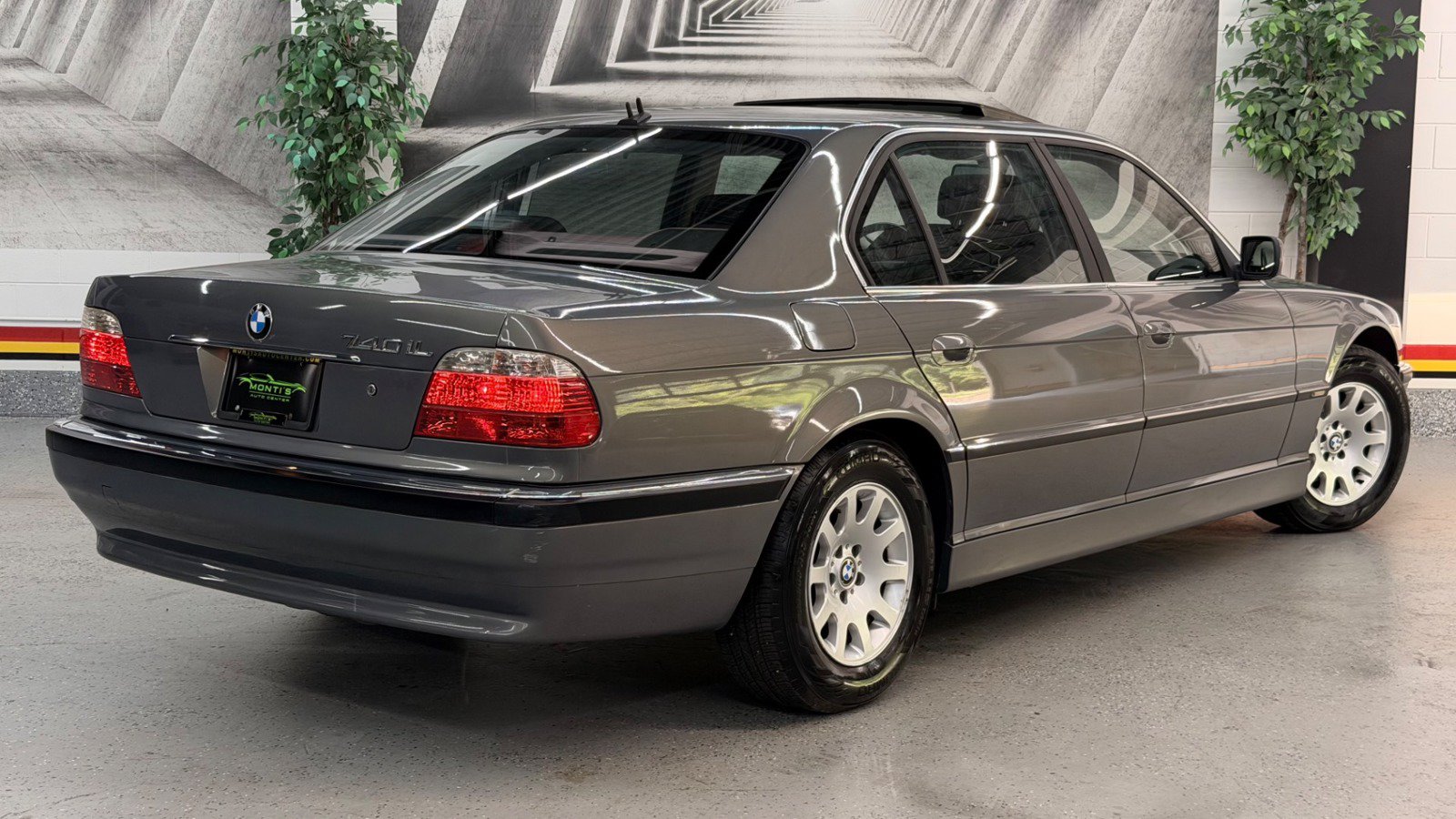 Used 2001 BMW 740iL RWD image 7