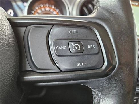 Used 2022 Jeep Gladiator Sport AWD/4WD image 16