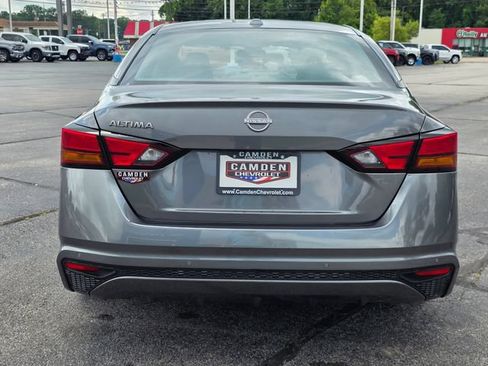 Used 2025 Nissan Altima 2.5 SV FWD image 10