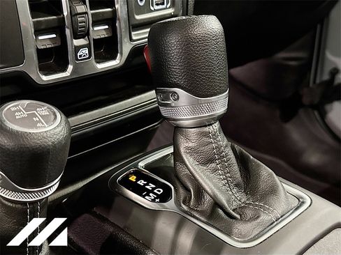 Used 2024 Jeep Wrangler Unlimited w/ Convenience Group image 18