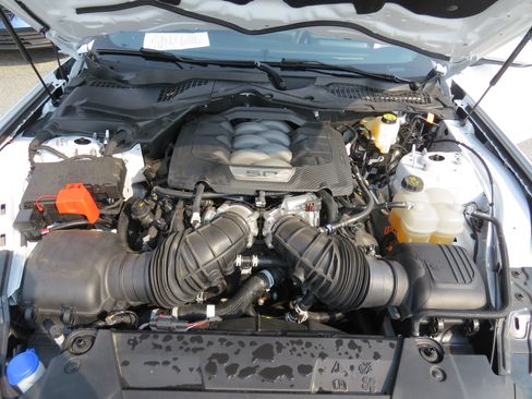 Used 2025 Ford Mustang GT RWD image 24