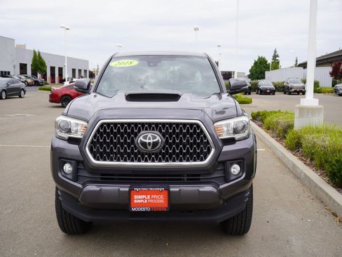Used 2018 Toyota Tacoma TRD Sport RWD image 7