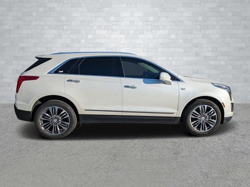 Used 2017 Cadillac XT5 Premium Luxury w/ Driver Assist Package image 4