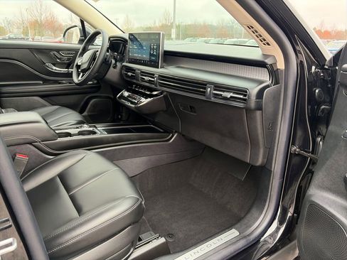 Used 2023 Lincoln Corsair AWD image 15