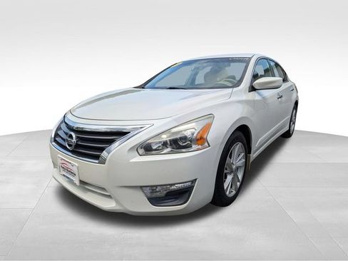 Used 2013 Nissan Altima 2.5 SV FWD image 3
