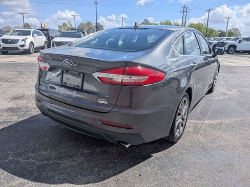 Used 2019 Ford Fusion SEL image 4