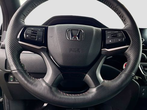 Used 2024 Honda Ridgeline Black Edition image 11