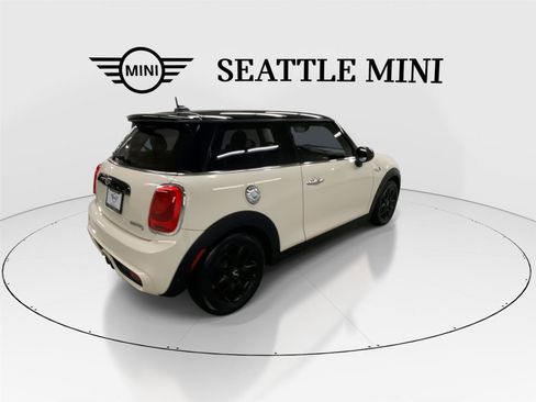 Used 2017 MINI Cooper S image 11