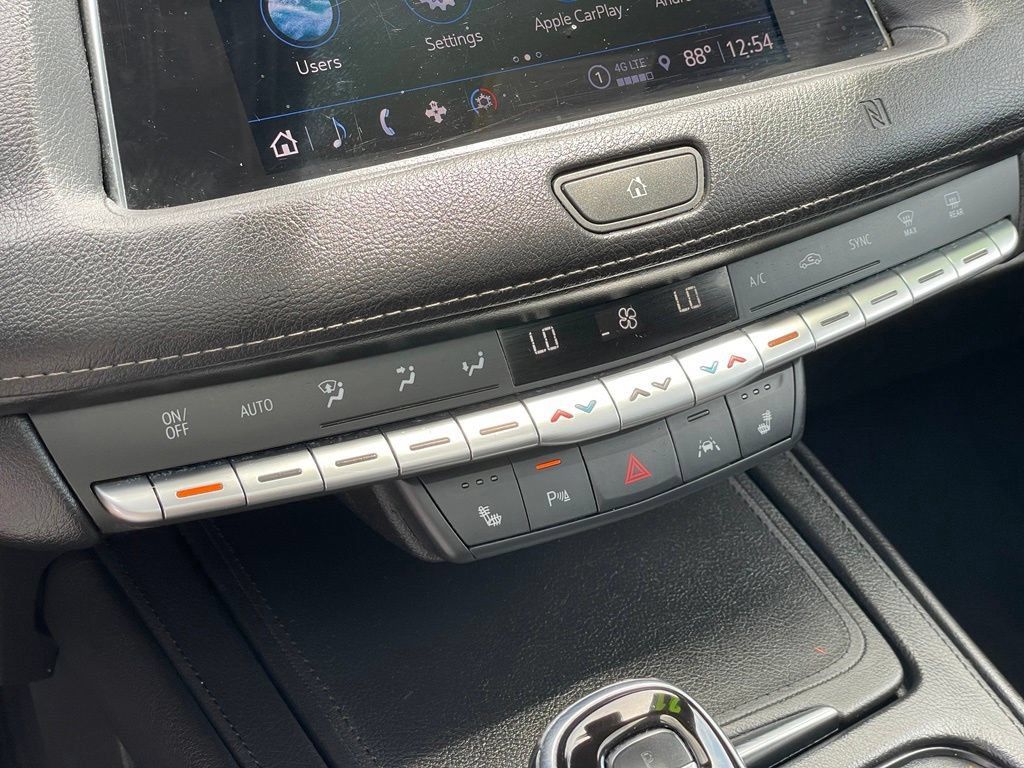 Used 2021 Cadillac XT4 Luxury w/ Cold Weather Package AWD/4WD image 25