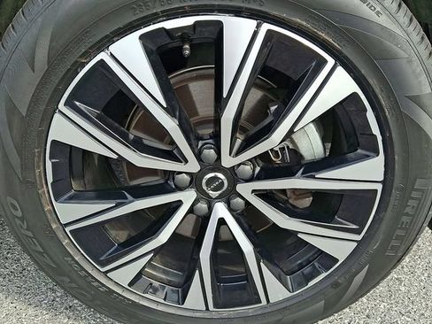 Certified 2025 Volvo XC60 B5 Plus w/ Protection Package Premier AWD/4WD image 8