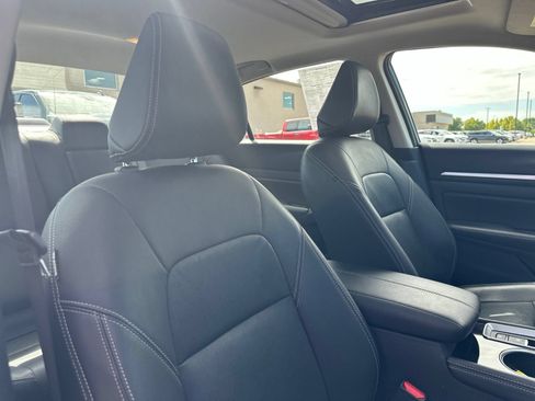 Used 2024 Nissan Altima 2.5 SL AWD/4WD image 37