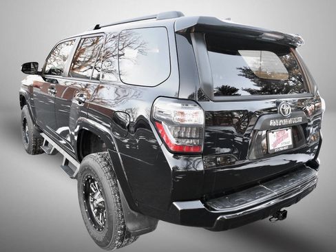 Used 2021 Toyota 4Runner TRD Off-Road Premium image 5