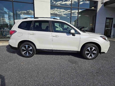 Used 2017 Subaru Forester 2.5i Premium w/ All-Weather Package image 2
