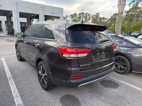 Used 2017 Kia Sorento EX w/ EX Premium Package image 4
