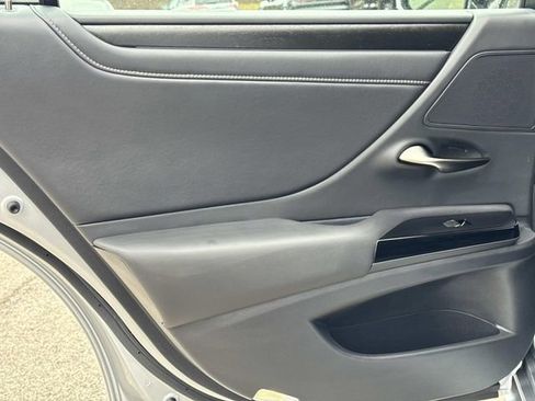 Certified 2025 Lexus ES 350 w/ Premium Package image 12