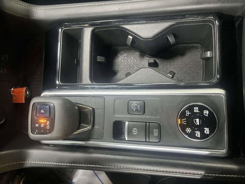 Certified 2022 Nissan Pathfinder SV image 21