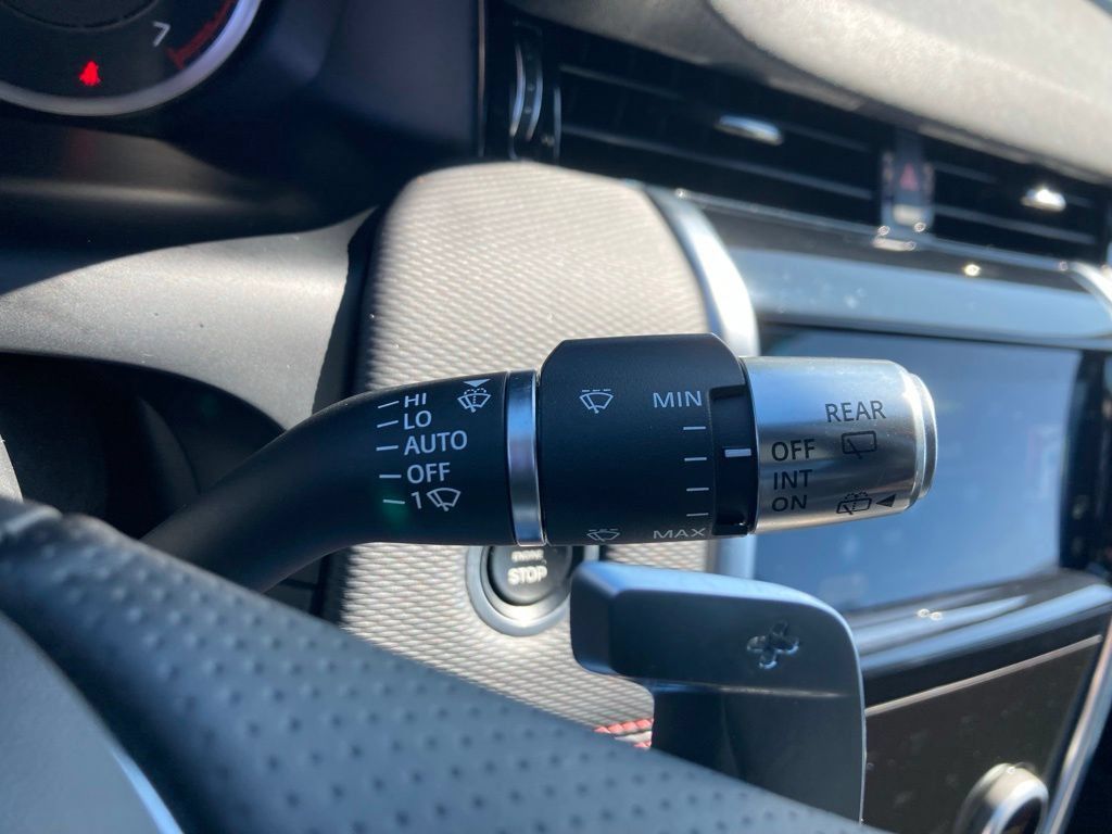 Used 2022 Land Rover Discovery Sport S R-Dynamic AWD/4WD image 9