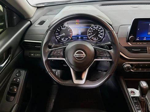 Used 2021 Nissan Altima 2.0 SR FWD image 17