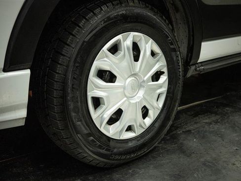 Used 2023 Ford Transit 350 XLT image 3