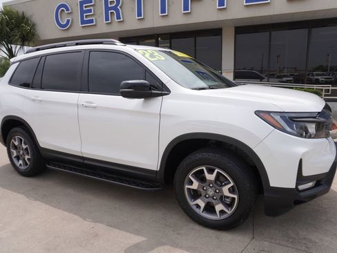 Used 2023 Honda Passport TrailSport image 1