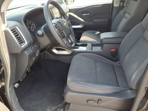 Used 2024 Nissan Frontier SV image 12