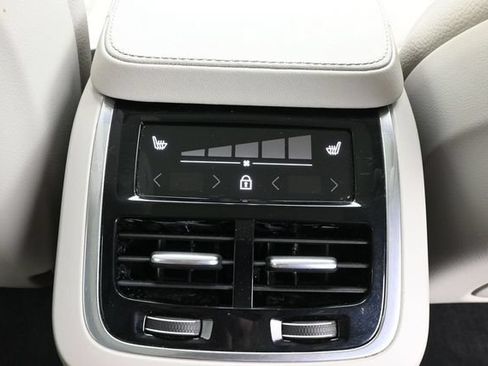 Used 2024 Volvo XC90 B5 Core w/ Protection Package Premier AWD/4WD image 31