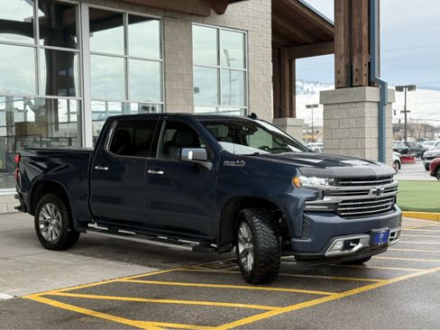 Used 2019 Chevrolet Silverado 1500 High Country w/ Technology Package image 2