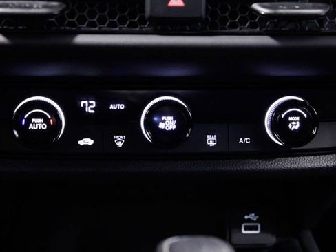 Certified 2023 Honda HR-V LX image 28