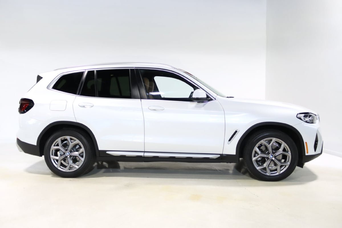 Used 2022 BMW X3 xDrive30i w/ Premium Package 2 (ZPA) AWD/4WD image 5