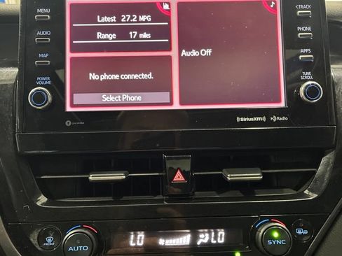 Used 2024 Toyota Camry SE w/ Cold Weather Package FWD image 23