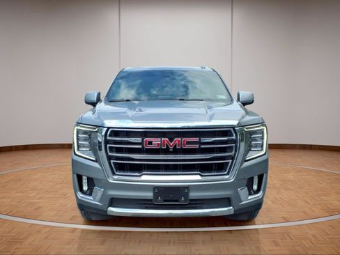 Used 2024 GMC Yukon SLT w/ SLT Luxury Package AWD/4WD image 2
