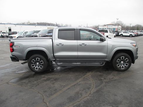 Used 2023 Chevrolet Colorado LT w/ LT Convenience Package III image 5