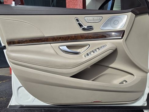 Used 2017 Mercedes-Benz S 550 Sedan image 16
