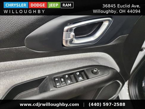 Used 2024 Jeep Compass Latitude AWD/4WD image 12