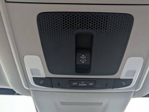 Used 2025 Honda CR-V EX-L image 31