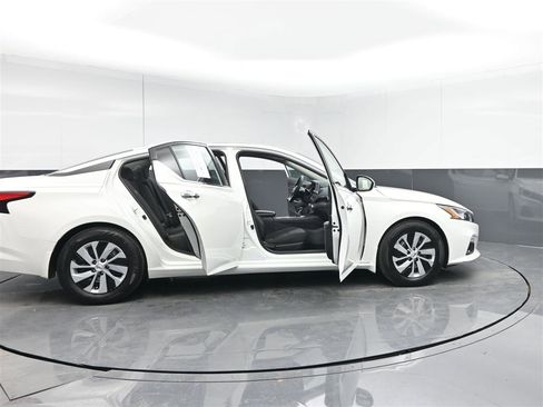 Used 2019 Nissan Altima 2.5 S image 40