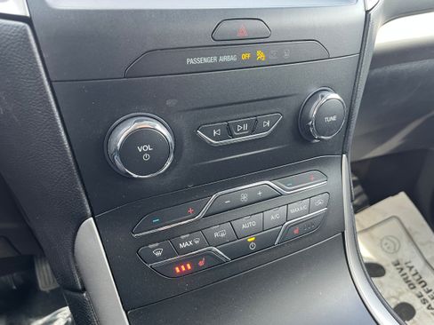 Certified 2019 Ford Edge SEL w/ Equipment Group 201A image 17