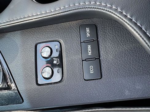 Used 2018 Toyota Avalon Limited w/ Protection Package FWD image 27