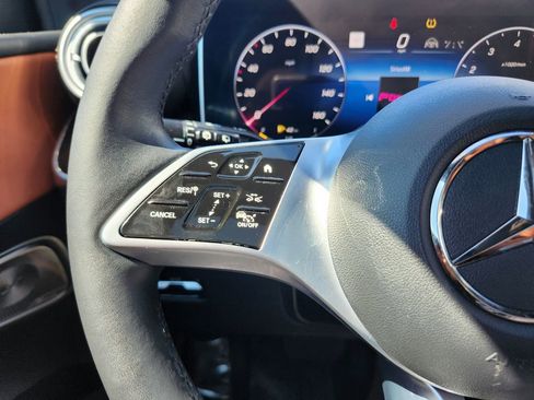 Used 2023 Mercedes-Benz GLC 300 4MATIC image 6