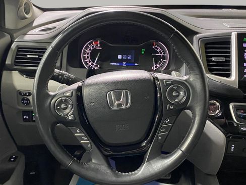 Used 2016 Honda Pilot Touring image 13