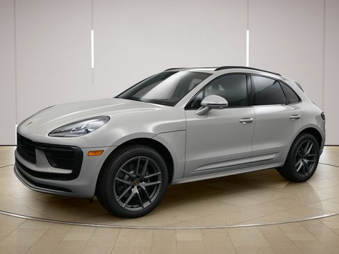 New 2026 Porsche Macan AWD/4WD image 4