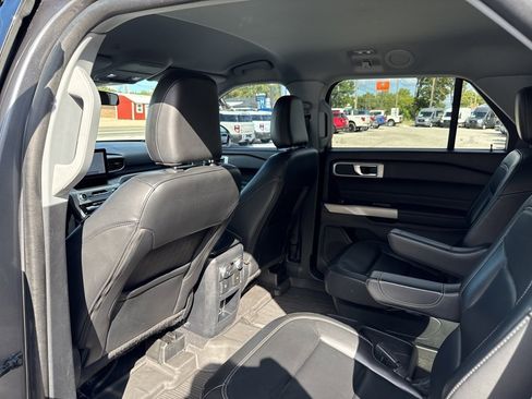 Used 2021 Ford Explorer XLT w/ Equipment Group 202A image 25