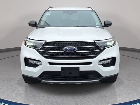 Certified 2022 Ford Explorer XLT w/ Equipment Group 202A AWD/4WD image 2