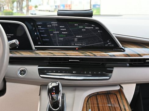 Used 2021 Cadillac Escalade Premium Luxury Platinum image 20