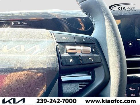 New 2026 Kia Sportage EX w/ EX Panorama Roof Package image 34